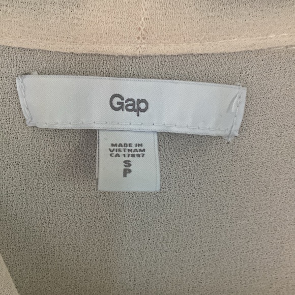 Gap size small blouse. - Picture 2 of 3